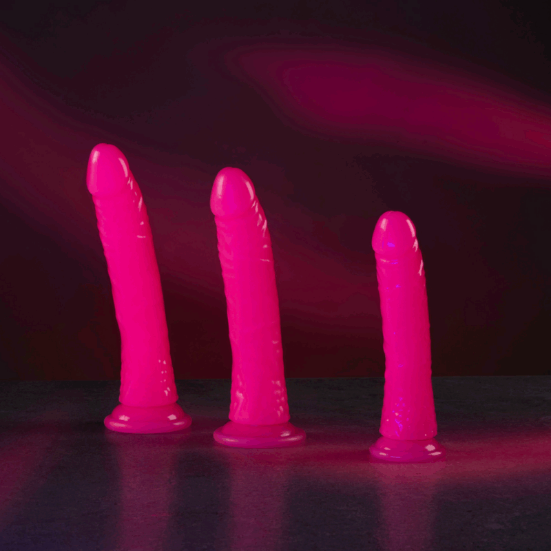 Slanke Realistische Dildo met Zuignap - Glow in the Dark - 8'' / 20 cm - Image 4