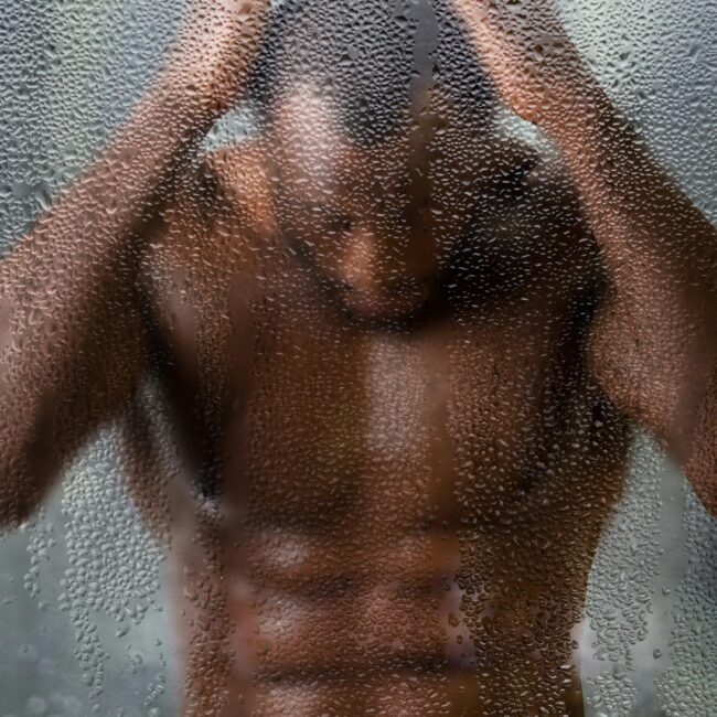 douche donkere man