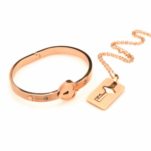 Roségouden locking armband met sleutel – perfect voor subtiele dominantie en symbolische BDSM-overgave