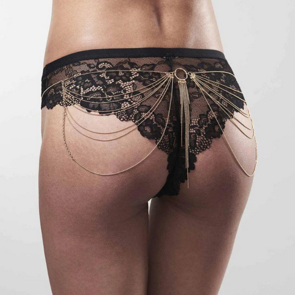 Metalen heupketting van sierlijke schakels – perfect voor sensuele taille-accentuering